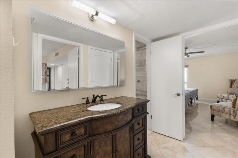 Condominio en venta en Clearwater, Florida, 2 dormitorios, 117.43 m2 № 2213651 - foto 12