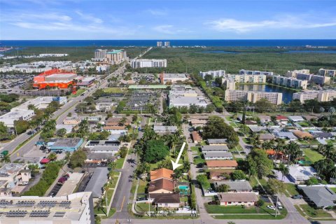 House in Dania Beach, Florida 3 bedrooms, 141.95 sq.m. № 2086921 - photo 4