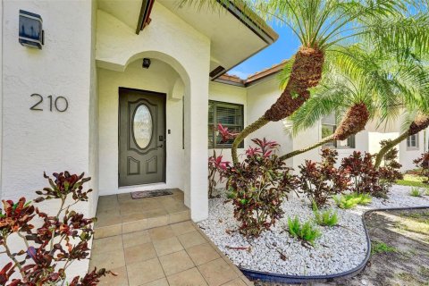 House in Dania Beach, Florida 3 bedrooms, 141.95 sq.m. № 2086921 - photo 12