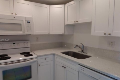 Condo in Fort Lauderdale, Florida, 1 bedroom  № 1860101 - photo 8