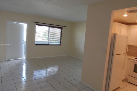 Condo in Fort Lauderdale, Florida, 1 bedroom  № 1860101 - photo 6