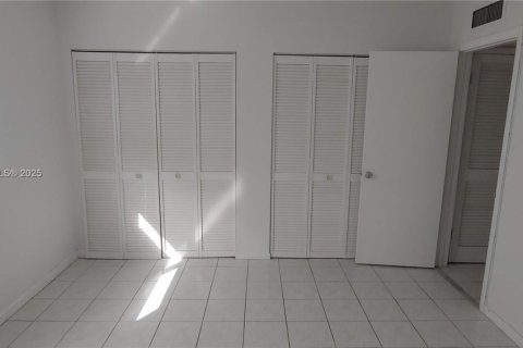 Condo in Fort Lauderdale, Florida, 1 bedroom  № 1860101 - photo 12
