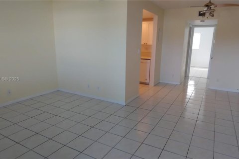 Condo in Fort Lauderdale, Florida, 1 bedroom  № 1860101 - photo 4