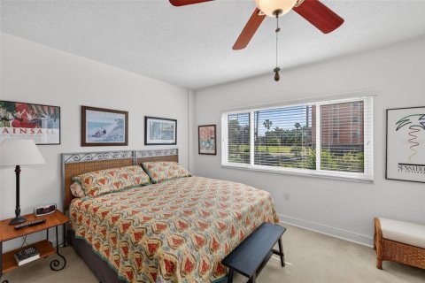 Condo in Saint Petersburg, Florida, 1 bedroom  № 2195530 - photo 19