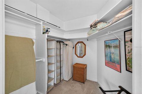 Condo in Saint Petersburg, Florida, 1 bedroom  № 2195530 - photo 22
