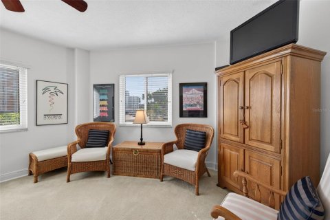 Condo in Saint Petersburg, Florida, 1 bedroom  № 2195530 - photo 20