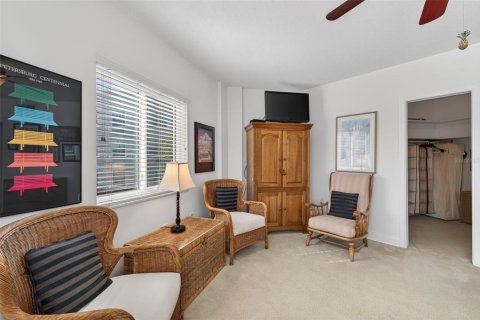 Condo in Saint Petersburg, Florida, 1 bedroom  № 2195530 - photo 23