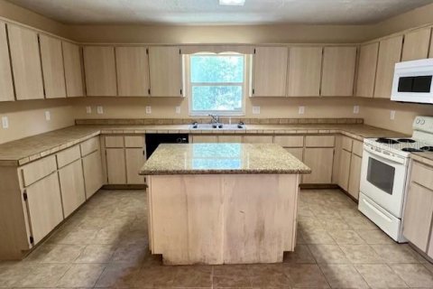Villa ou maison à louer à Ocala, Floride: 3 chambres, 201.32 m2 № 1833195 - photo 7