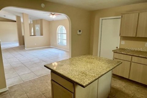 Villa ou maison à louer à Ocala, Floride: 3 chambres, 201.32 m2 № 1833195 - photo 4