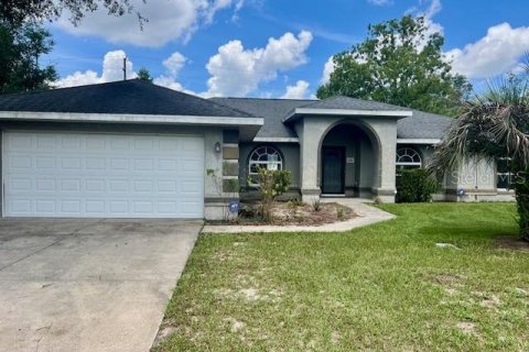 Villa ou maison à louer à Ocala, Floride: 3 chambres, 201.32 m2 № 1833195 - photo 1