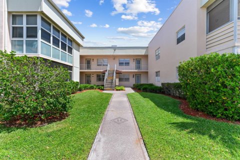 Condo in Delray Beach, Florida, 2 bedrooms  № 2241227
