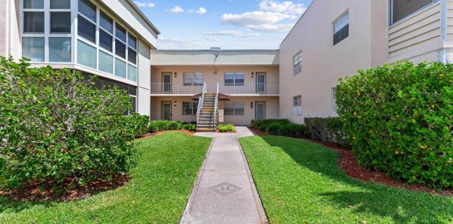 Condo in Delray Beach, Florida, 2 bedrooms  № 2241227