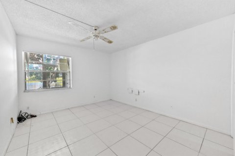 Condo in Delray Beach, Florida, 2 bedrooms  № 2241227 - photo 6