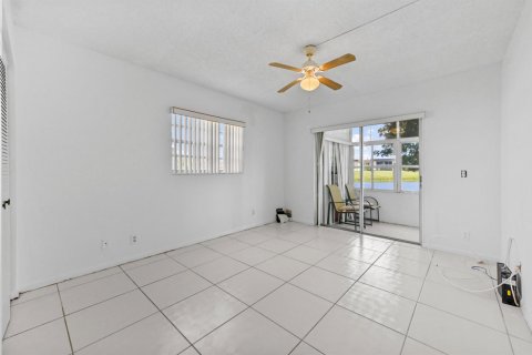 Condo in Delray Beach, Florida, 2 bedrooms  № 2241227 - photo 11