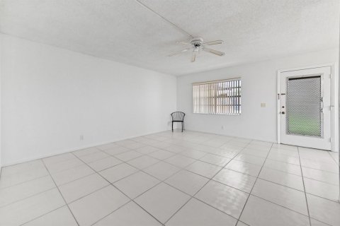 Condo in Delray Beach, Florida, 2 bedrooms  № 2241227 - photo 3