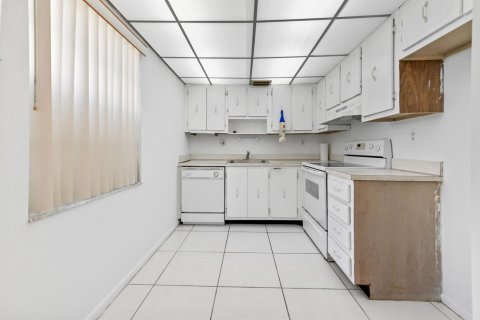 Condo in Delray Beach, Florida, 2 bedrooms  № 2241227 - photo 5