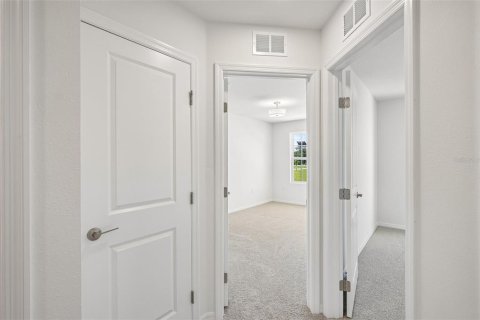 Townhouse in Zephyrhills, Florida 3 bedrooms, 146.14 sq.m. № 2198263 - photo 14
