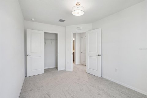 Townhouse in Zephyrhills, Florida 3 bedrooms, 146.14 sq.m. № 2198263 - photo 22
