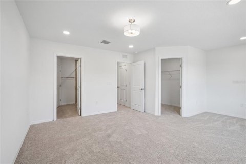Townhouse in Zephyrhills, Florida 3 bedrooms, 146.14 sq.m. № 2198263 - photo 19
