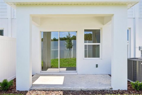 Townhouse in Zephyrhills, Florida 3 bedrooms, 146.14 sq.m. № 2198263 - photo 28