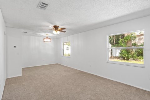 Villa ou maison à vendre à DeLand, Floride: 3 chambres, 185.99 m2 № 2100205 - photo 6
