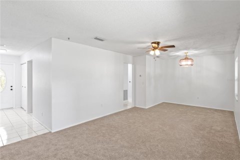 Villa ou maison à vendre à DeLand, Floride: 3 chambres, 185.99 m2 № 2100205 - photo 8