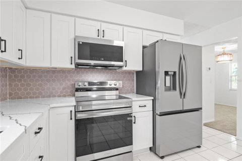 Villa ou maison à vendre à DeLand, Floride: 3 chambres, 185.99 m2 № 2100205 - photo 4