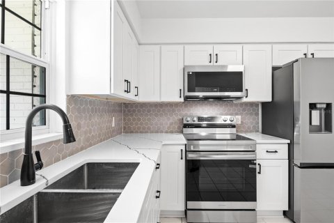 Villa ou maison à vendre à DeLand, Floride: 3 chambres, 185.99 m2 № 2100205 - photo 3