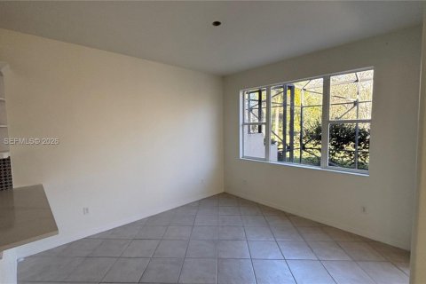 Купить виллу или дом в Истеро, Флорида 3 спальни, № 2006370 - фото 10