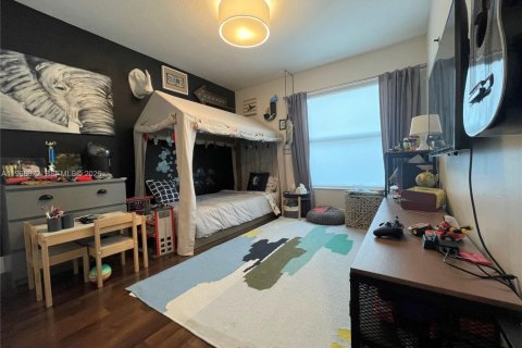 Casa en alquiler en Miami, Florida, 3 dormitorios, 157.93 m2 № 2029300 - foto 12