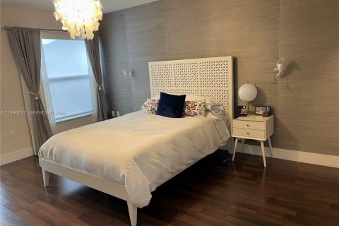 Casa en alquiler en Miami, Florida, 3 dormitorios, 157.93 m2 № 2029300 - foto 8