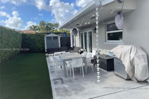 Casa en alquiler en Miami, Florida, 3 dormitorios, 157.93 m2 № 2029300 - foto 15
