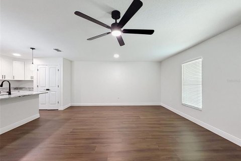 Commercial property in Homosassa, Florida 6 bedrooms, 278.71 sq.m. № 2205530 - photo 12