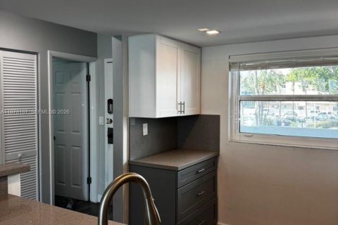Condominio en alquiler en North Miami Beach, Florida, 1 dormitorio, 77.76 m2 № 2080038 - foto 8