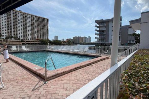 Condominio en alquiler en North Miami Beach, Florida, 1 dormitorio, 77.76 m2 № 2080038 - foto 21