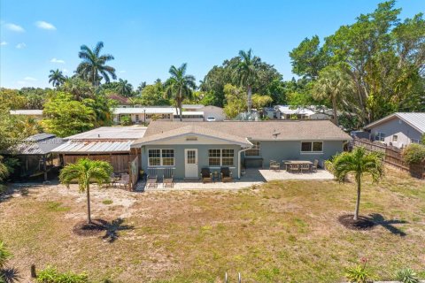 Villa ou maison à vendre à Fort Myers, Floride: 3 chambres № 2085367 - photo 8