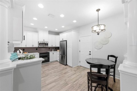 Townhouse in Palm Harbor, Florida 3 bedrooms, 175.68 sq.m. № 2100736 - photo 8