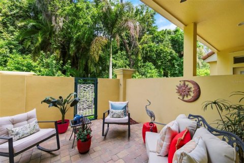 Townhouse in Palm Harbor, Florida 3 bedrooms, 175.68 sq.m. № 2100736 - photo 20