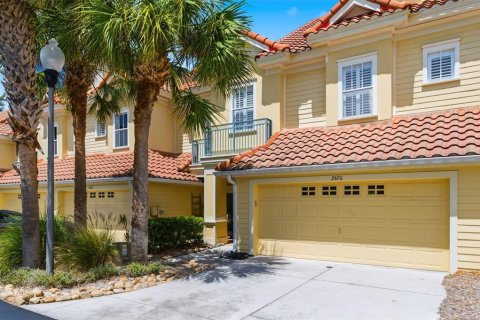 Townhouse in Palm Harbor, Florida 3 bedrooms, 175.68 sq.m. № 2100736