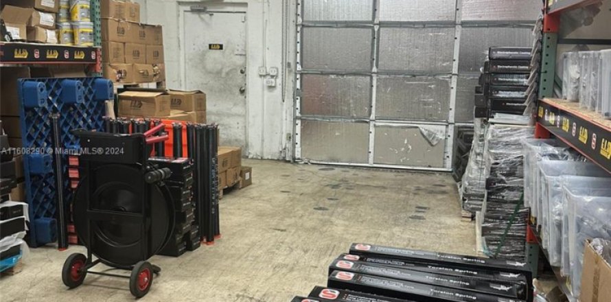 Propiedad comercial en Hollywood, Florida № 1230298