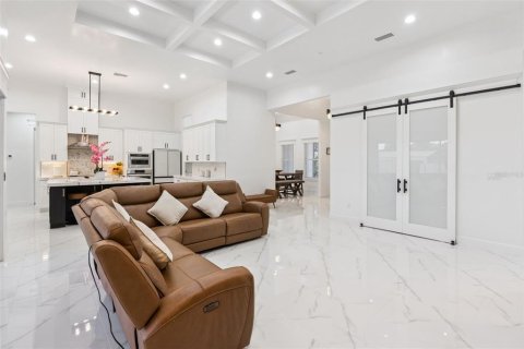 House in Groveland, Florida 4 bedrooms, 273.97 sq.m. № 2222723 - photo 7
