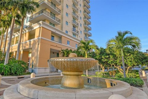 Copropriété à vendre à Sarasota, Floride: 2 chambres, 122.91 m2 № 2124962 - photo 2