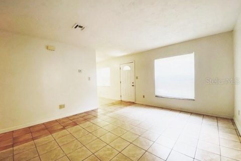 House in Winter Springs, Florida 3 bedrooms, 127.09 sq.m. № 2204682 - photo 4