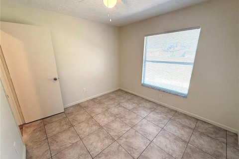House in Winter Springs, Florida 3 bedrooms, 127.09 sq.m. № 2204682 - photo 16