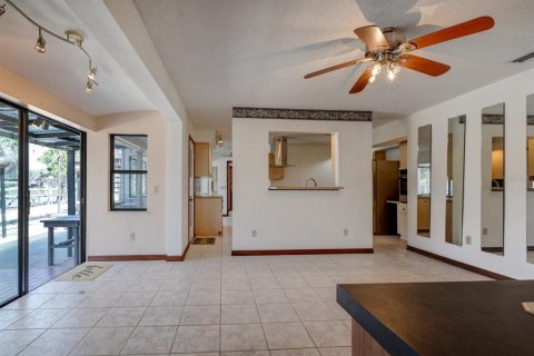House in Fruitland Park, Florida 3 bedrooms, 281.87 sq.m. № 1669827 - photo 8