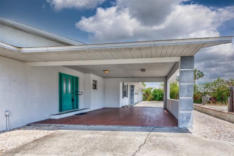 House in Fruitland Park, Florida 3 bedrooms, 281.87 sq.m. № 1669827 - photo 3