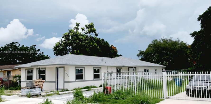 Propiedad comercial en Miami, Florida 188.5 m2 № 1924220