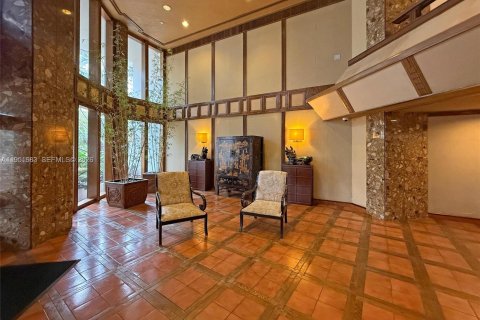 Condo in Miami, Florida, 2 bedrooms  № 2020729 - photo 30