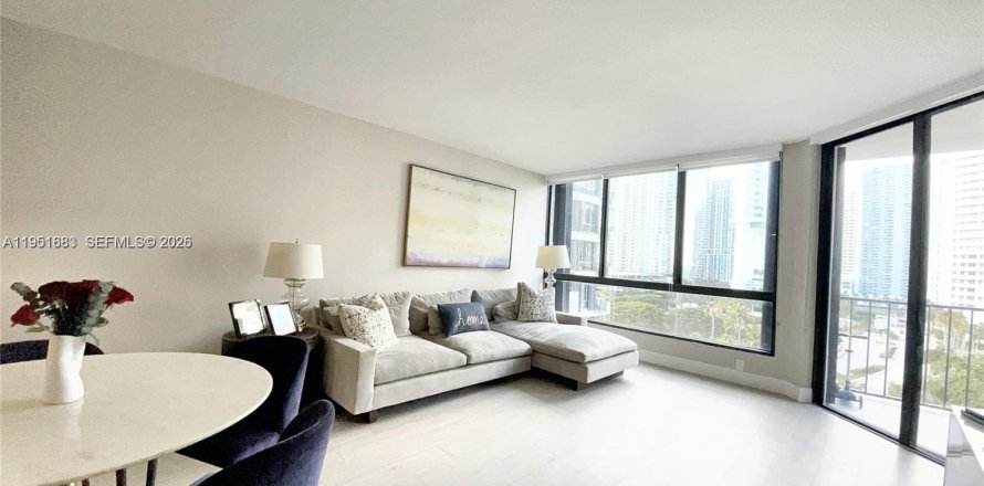 Кондоминиум с 2 спальнями в Майами, Флорида № 2020729