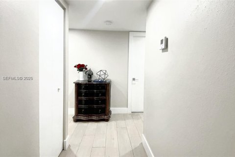 Купить кондоминиум в Майами, Флорида 2 спальни, 136.01м2, № 2020729 - фото 9